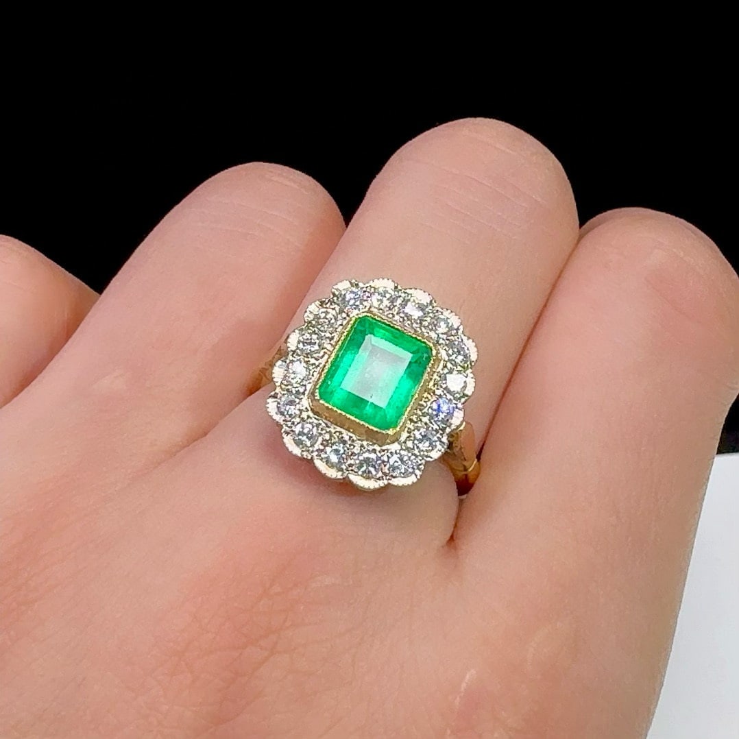 14k Gold 2.8 Ctw Natural Emerald & Diamond Ring - 2