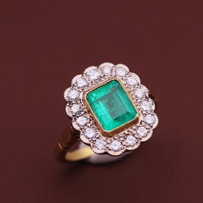 14k Gold 2.8 Ctw Natural Emerald & Diamond Ring - 4