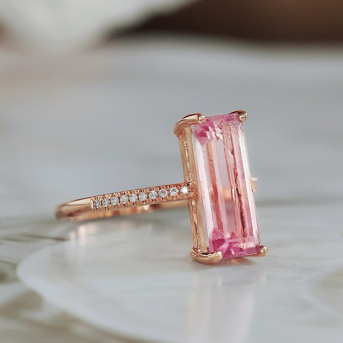 14k Gold 2.82 Ctw Natural Tourmaline & Diamond Ring: Ref:230989128 // gold content:14k gold // ring size:7. 25us // // main gemstone:tourmaline // shape:emerald // carat weight:2. 77ct // color:pink // treatment:natural // cut grade:g // // adjacent