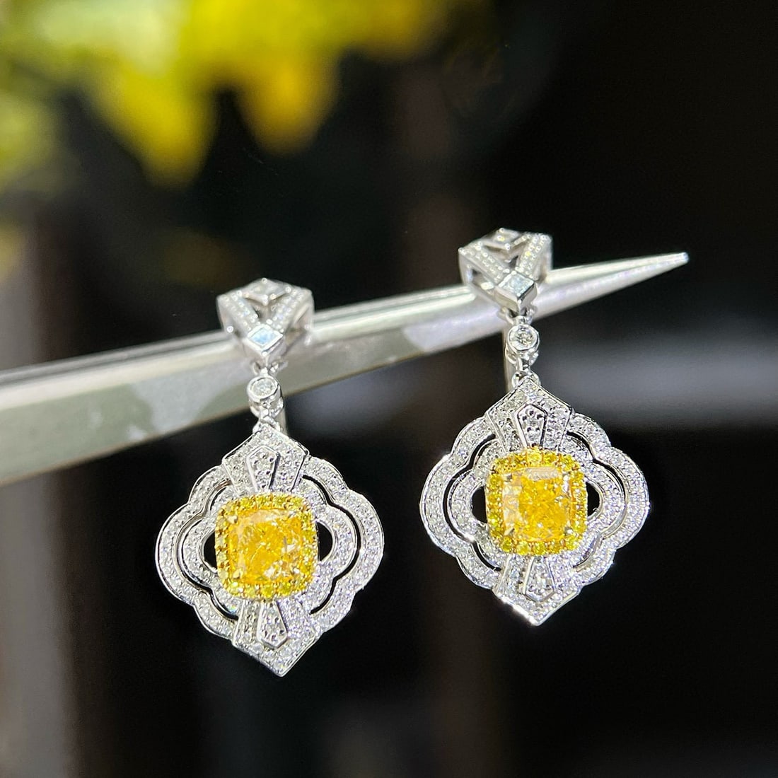 14k Gold 1.57 Ctw Natural Yellow Diamond & Diamond Earrings: Ref:230989135 // gold content:14k gold // main gemstone:yellow diamond // shape:cushion // carat weight:1. 0ct // color:yellow // treatment:natural // cut grade:g // // adjacent gemstone 2 : diamond /