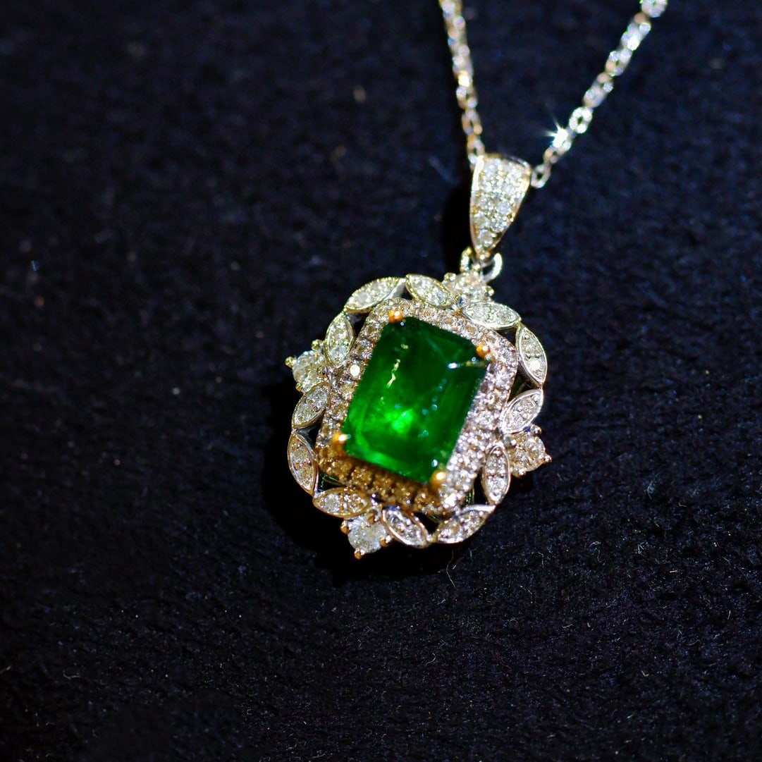 14k Gold 1.73 Ctw Natural Emerald & Diamond Pendant( Without Chain ) - 3