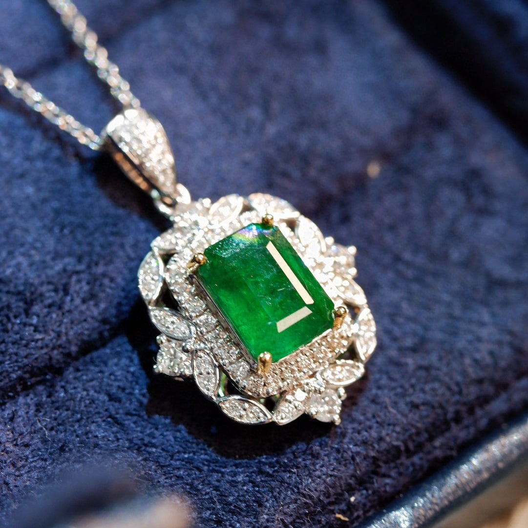 14k Gold 1.73 Ctw Natural Emerald & Diamond Pendant( Without Chain ) - 8