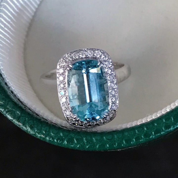 14k Gold 3.66 Ct Natural Aquamarine & Diamond Ring - 2