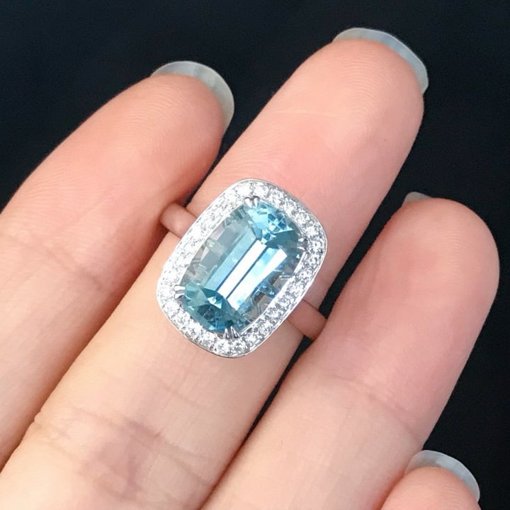 14k Gold 3.66 Ct Natural Aquamarine & Diamond Ring - 4