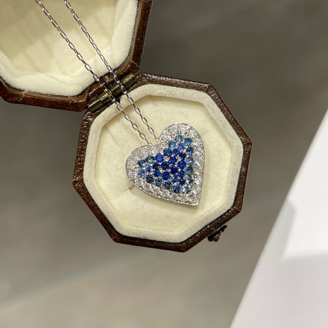 14k Gold 0.65 Ct Natural Sapphire & Diamond Pendant( Without Chain ): Ref:230989161 // gold content:14k gold // main gemstone:sapphire // shape:round // carat weight:0. 65ct // color:blue // treatment:natural // cut grade:g // // adjacent gemstone 2 : diamond // shape:r