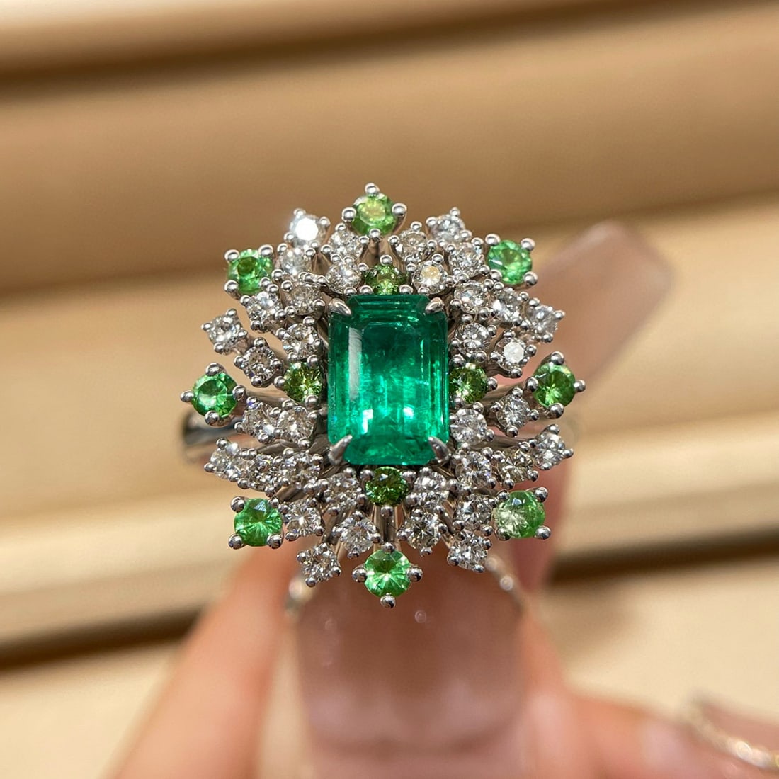 14k Gold 1 Ct Natural H Diamond Ring: Ref:230989165 // gold content:14k gold // ring size:7. 25us // // main gemstone:diamond // shape:emerald // carat weight:1ct // color:h // treatment:natural // cut grade:g // // adjacent gemstone 2 :