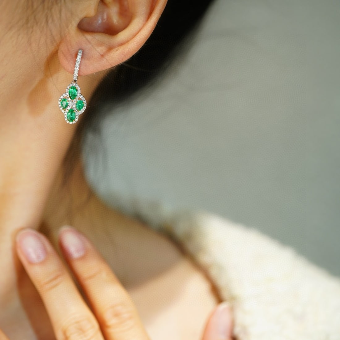 14k Gold 1.35 Ct Natural Emerald & Diamond Earrings - 4
