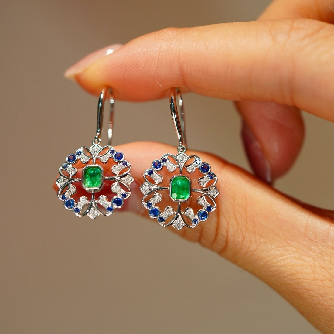 14k Gold 0.4 Ct Natural Emerald & Diamond Earrings: Ref:230989176 // gold content:14k gold // main gemstone:emerald // shape:emerald // carat weight:0. 4ct // color:green // treatment:natural // cut grade:g // // adjacent gemstone 2 : diamond // shape: