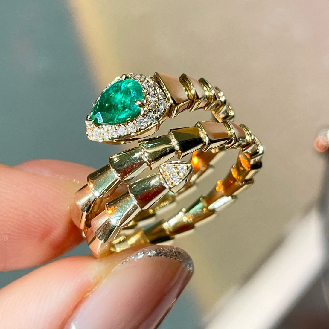 14k Gold 0.40 Ct Natural Emerald & Diamond Ring: Ref:230989177 // gold content:14k gold // ring size:7. 25us // // main gemstone:emerald // shape:pear // carat weight:0. 40ct // color:green // treatment:natural // cut grade:g // // adjacent