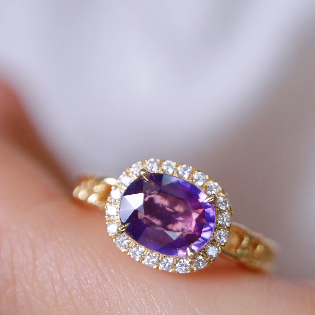 14k Gold 1.23 Ct Natural Sapphire & Diamond Ring: Ref:230989185 // gold content:14k gold // ring size:7. 25us // // main gemstone:sapphire // shape:oval // carat weight:1. 23ct // color:purple // treatment:natural // cut grade:g // // adjacent