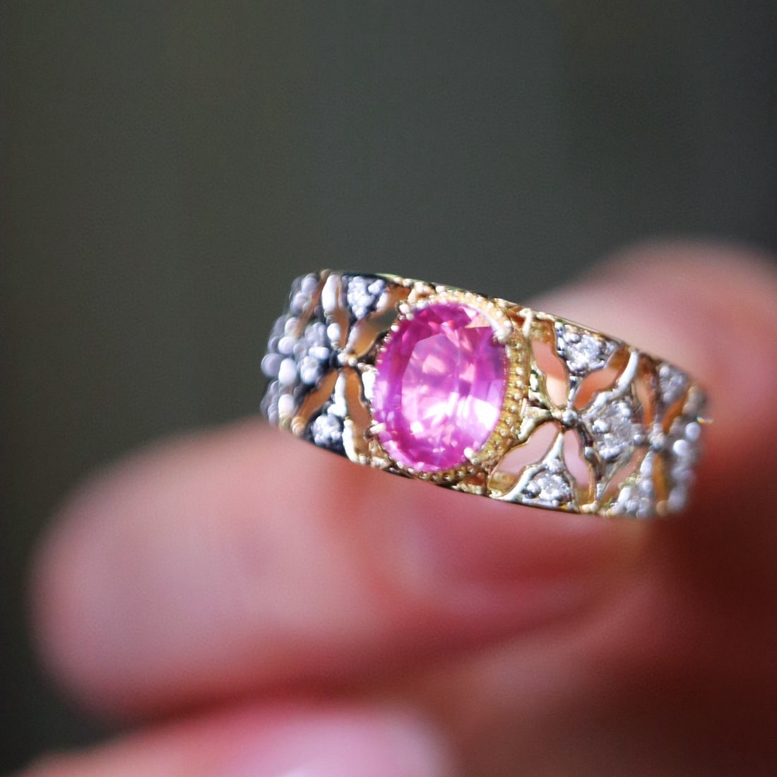 14k Gold 1.13 Ct Natural Sapphire & Diamond Ring: Ref:230989186 // gold content:14k gold // ring size:7. 25us // // main gemstone:sapphire // shape:oval // carat weight:1. 13ct // color:padparadscha // treatment:natural // cut grade:g // // adjacent