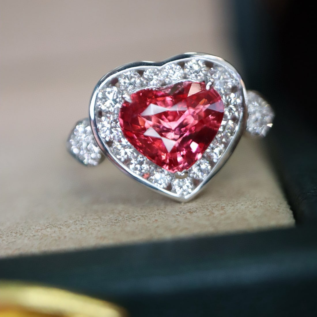 14k Gold 2.06 Ctw Natural Spinel & Diamond Ring - 2