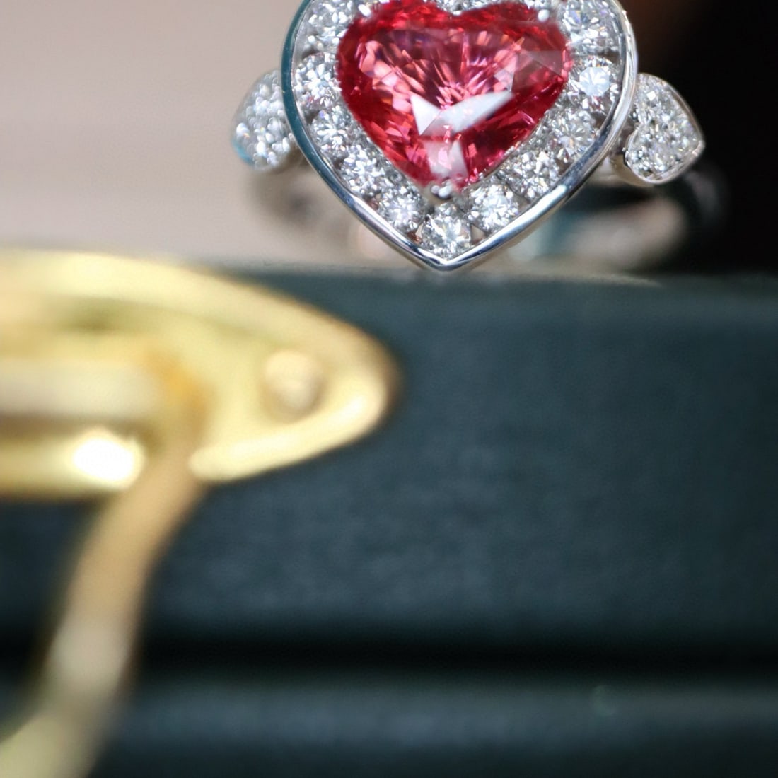 14k Gold 2.06 Ctw Natural Spinel & Diamond Ring - 5