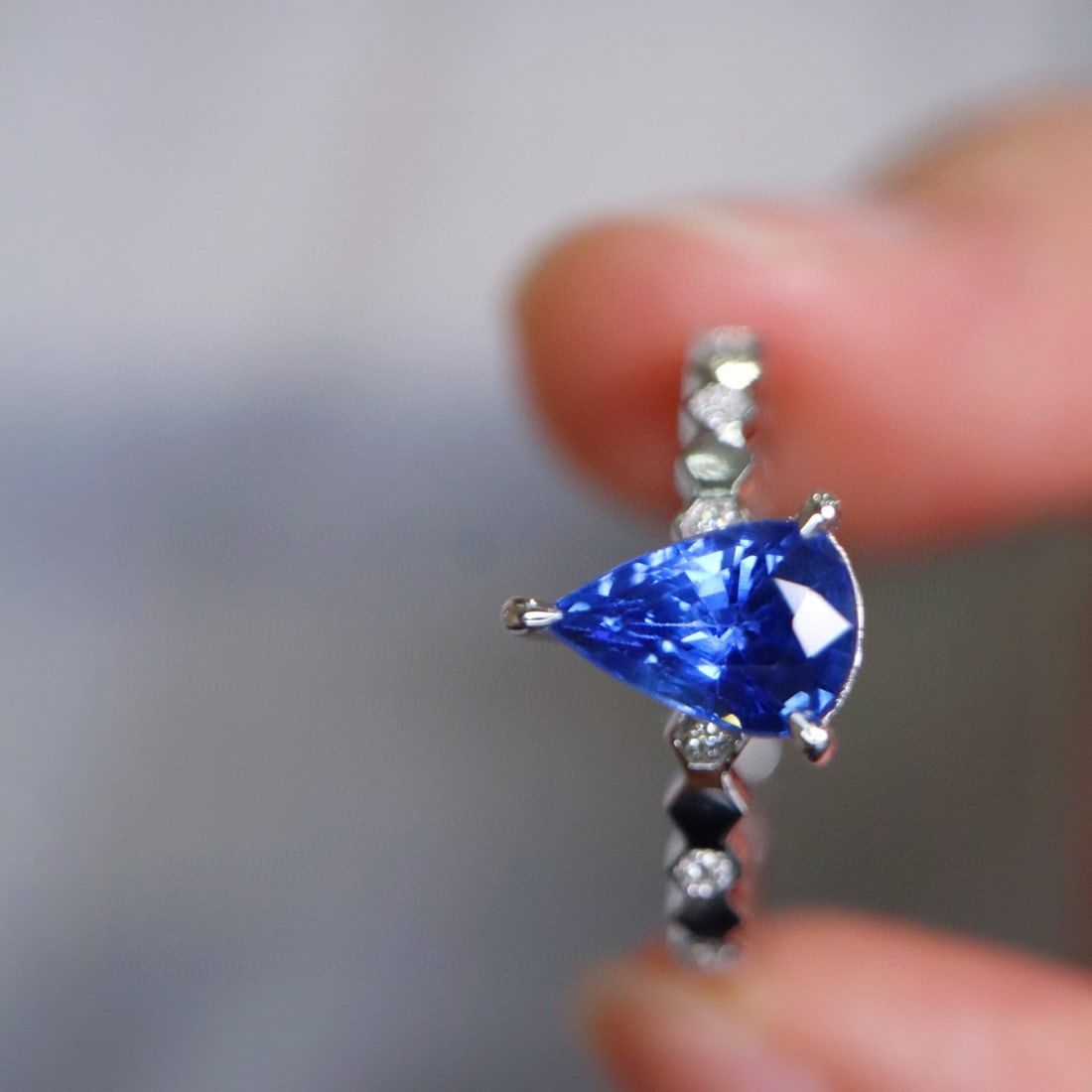 14k Gold 1.24 Ct Natural Sapphire & Diamond Ring: Ref:230989194 // gold content:14k gold // ring size:7. 25us // // main gemstone:sapphire // shape:pear // carat weight:1. 24ct // color:blue // treatment:natural // cut grade:g // // adjacent