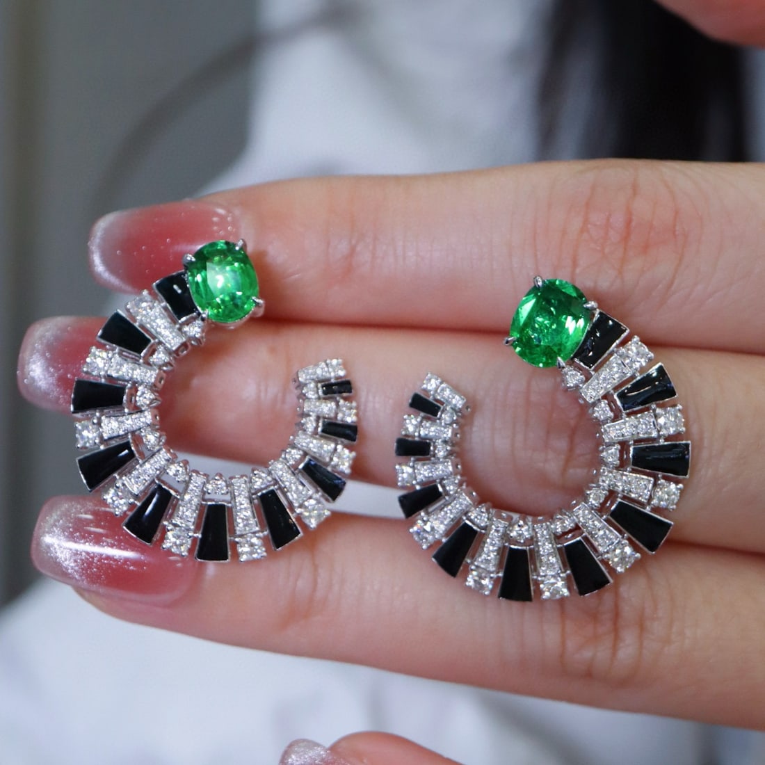14k Gold 3.30 Ctw Natural Tsavorite & Diamond Earrings: Ref:230989198 // gold content:14k gold // main gemstone:tsavorite // shape:oval // carat weight:2. 02ct // color:green // treatment:natural // cut grade:g // // adjacent gemstone 2 : diamond // shape: