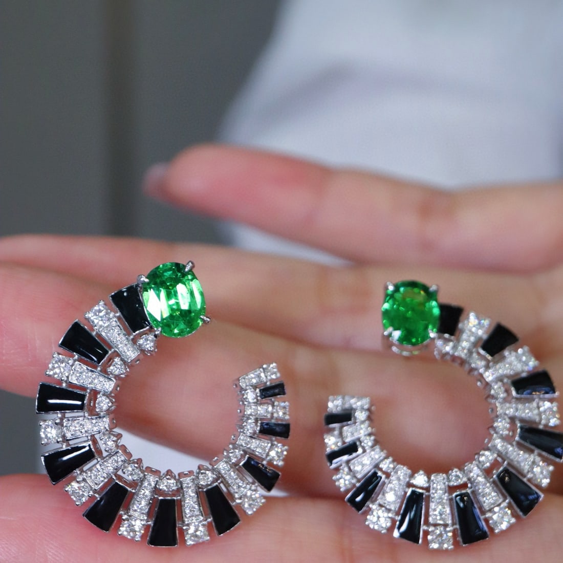 14k Gold 3.30 Ctw Natural Tsavorite & Diamond Earrings - 4