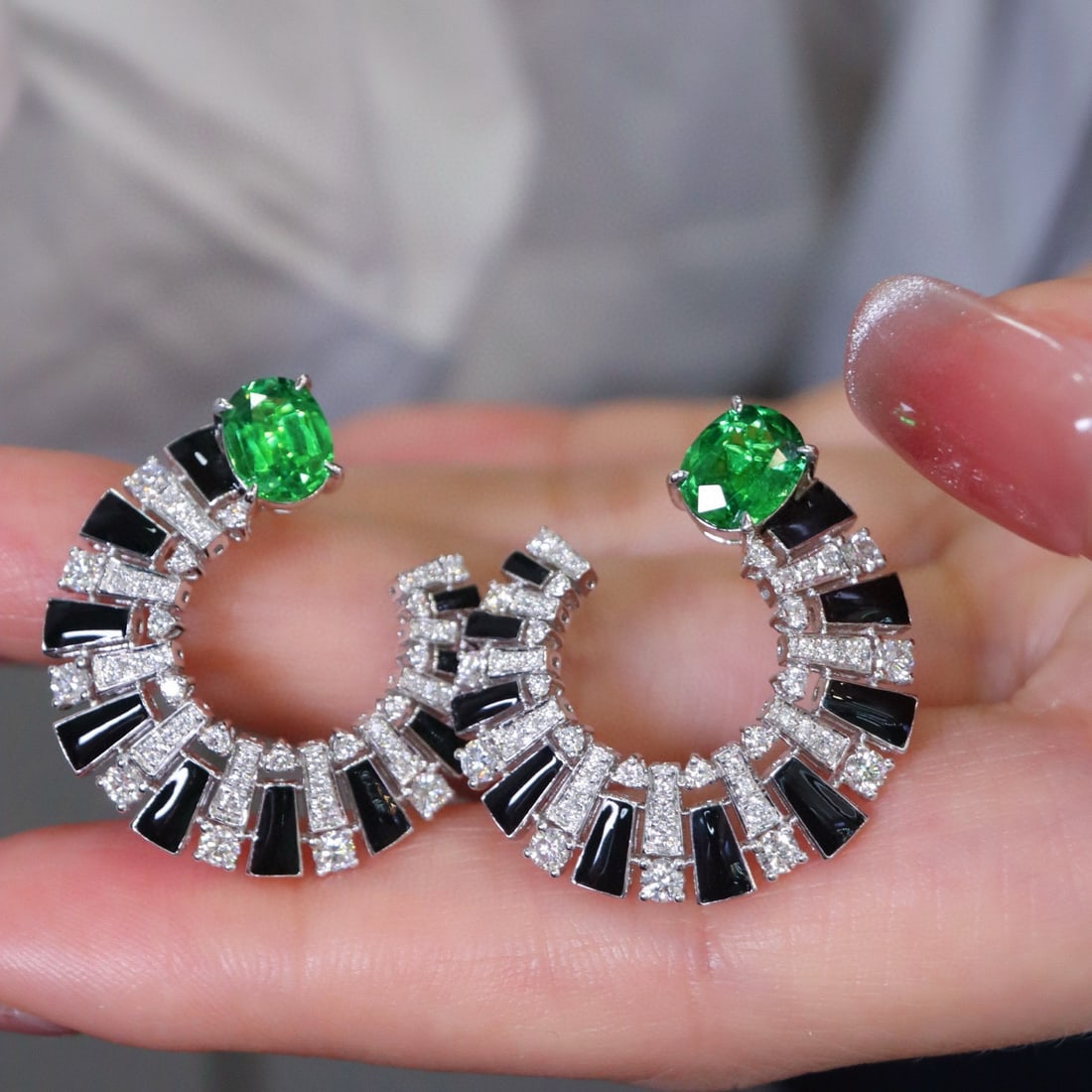 14k Gold 3.30 Ctw Natural Tsavorite & Diamond Earrings - 5