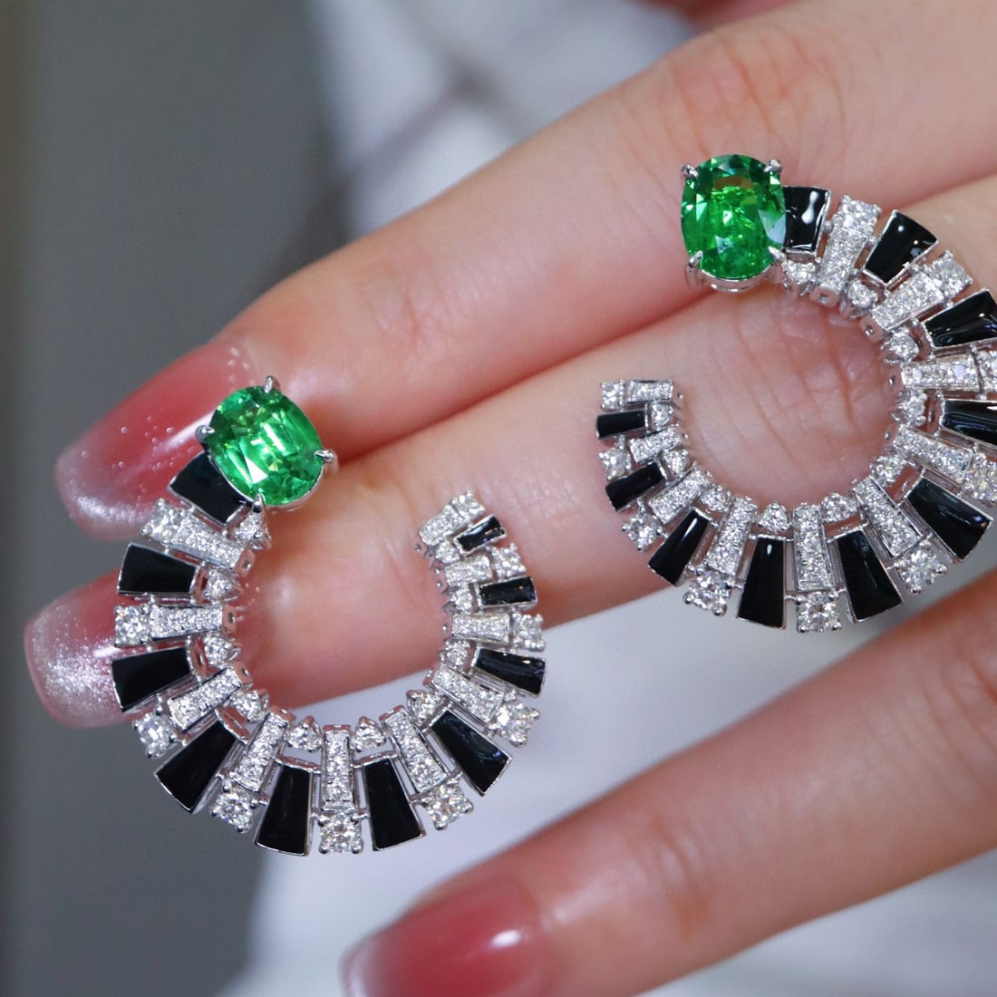 14k Gold 3.30 Ctw Natural Tsavorite & Diamond Earrings - 7