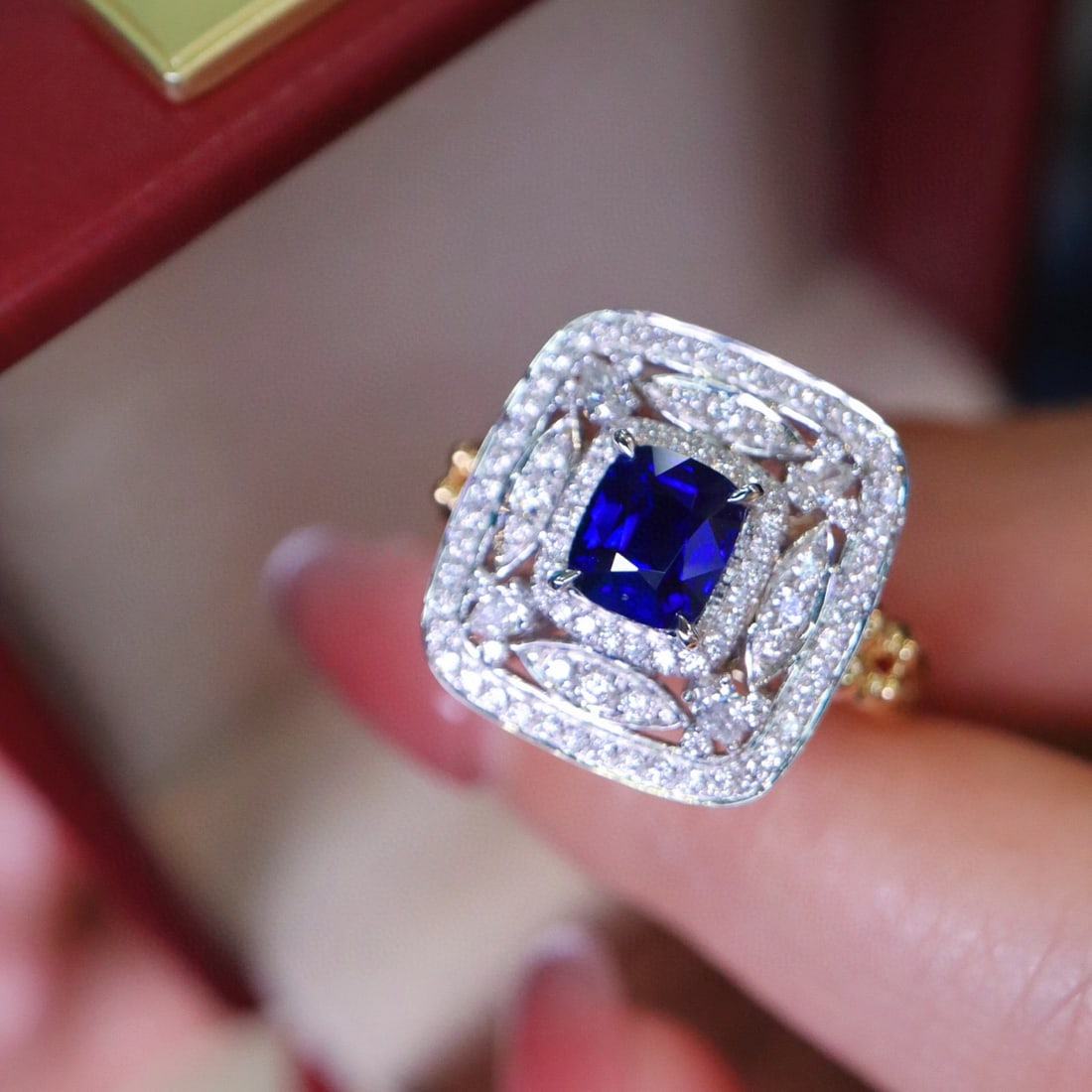 14k Gold 1.53 Ctw Natural Sapphire & Diamond Ring: Ref:230989201 // gold content:14k gold // ring size:7. 25us // // main gemstone:sapphire // shape:cushion // carat weight:1. 02ct // color:blue // treatment:natural // cut grade:g // // adjacent