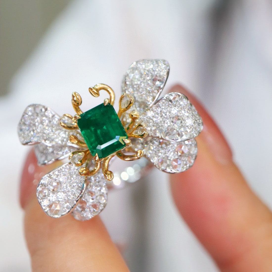 14k Gold 2.90 Ctw Natural Emerald & Diamond Ring - 4