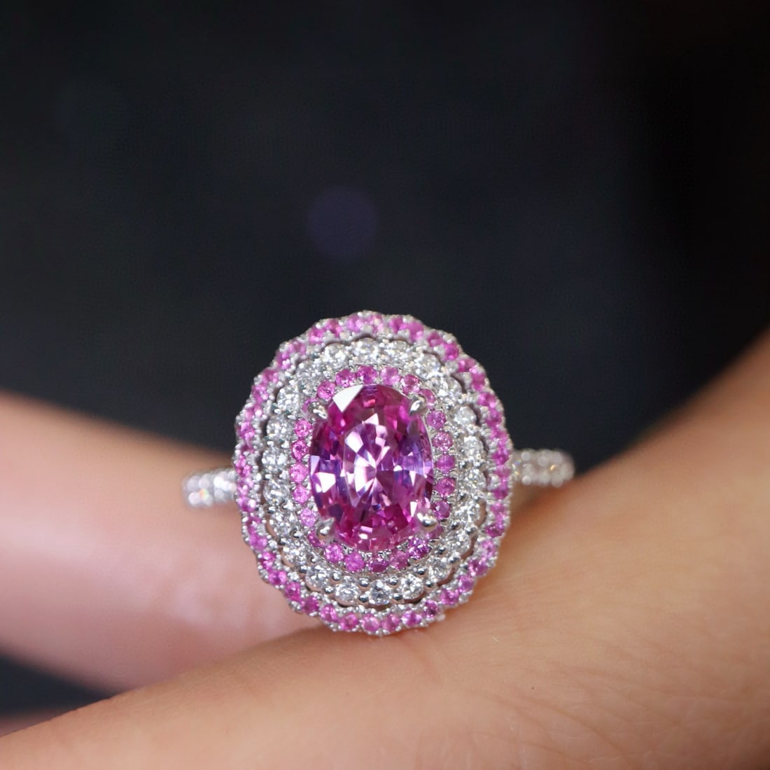 14k Gold 1.35 Ctw Natural Padparadscha Sapphire & Diamond Ring: Ref:230989204 // gold content:14k gold // ring size:7. 25us // // main gemstone:padparadscha sapphire // shape:oval // carat weight:1. 03ct // color:pink // treatment:natural // cut grade:g // // adja