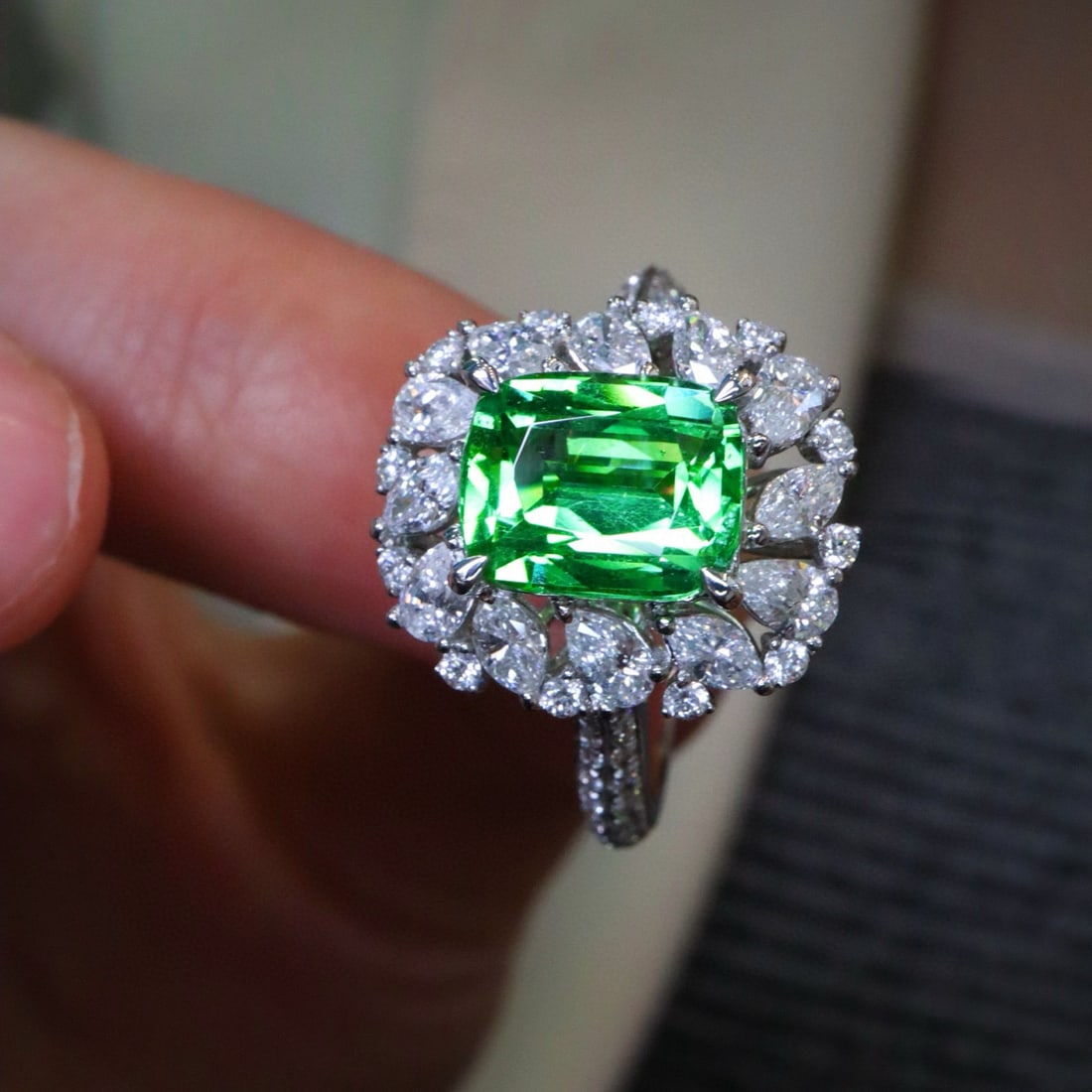 14k Gold 3.26 Ctw Natural Tsavorite & Diamond Ring - 5