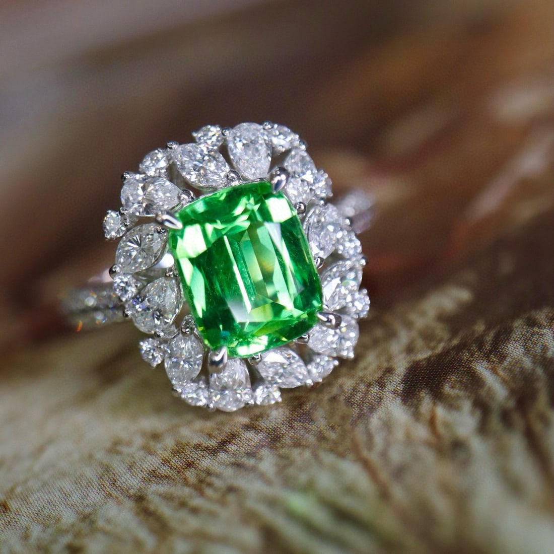 14k Gold 3.26 Ctw Natural Tsavorite & Diamond Ring - 6