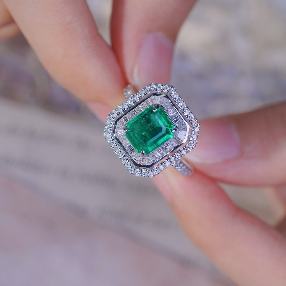 14k Gold 2.99 Ctw Natural Emerald & Diamond Ring - 5