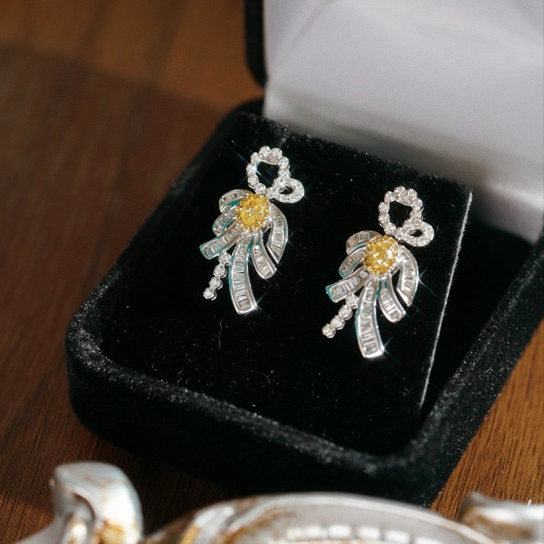 14k Gold 0.90 Ctw Natural Yellow Diamond & Diamond Earrings: Ref:230989227 // gold content:14k gold // main gemstone:yellow diamond // shape:baguette // carat weight:0. 28ct // color:yellow // treatment:natural // cut grade:g // // adjacent gemstone 2 :