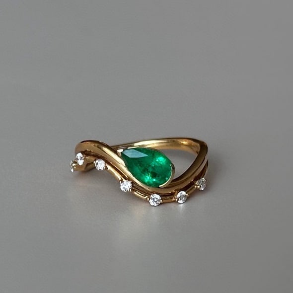 14k Gold 0.89 Ctw Natural Emerald & Diamond Ring - 4