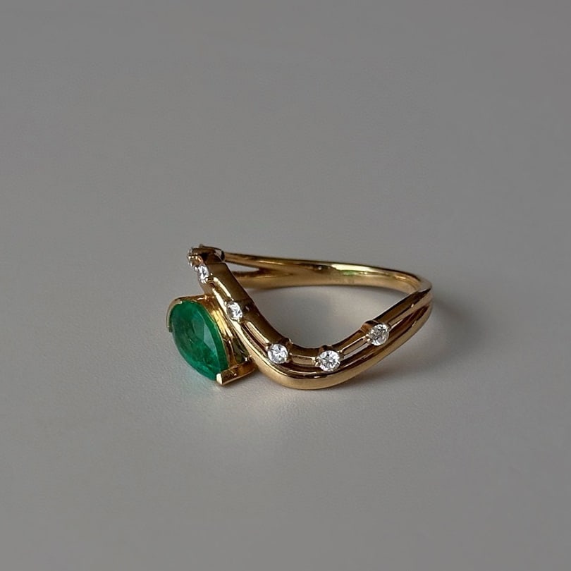 14k Gold 0.89 Ctw Natural Emerald & Diamond Ring - 5