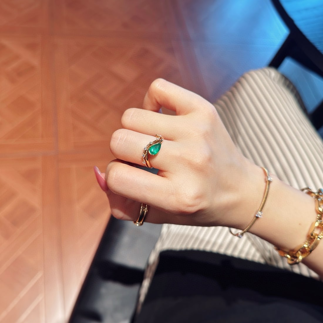 14k Gold 0.89 Ctw Natural Emerald & Diamond Ring - 9