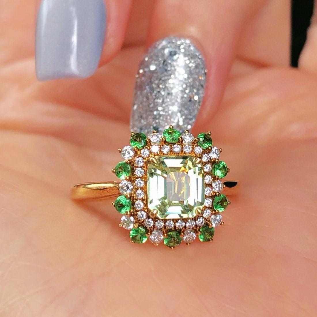 14k Gold 1.57 Ctw Natural Chrysoberyl & Diamond Ring: Ref:230989229 // gold content:14k gold // ring size:7. 25us // // main gemstone:chrysoberyl // shape:emerald // carat weight:1. 30ct // color:green // treatment:natural // cut grade:g // // adjacent