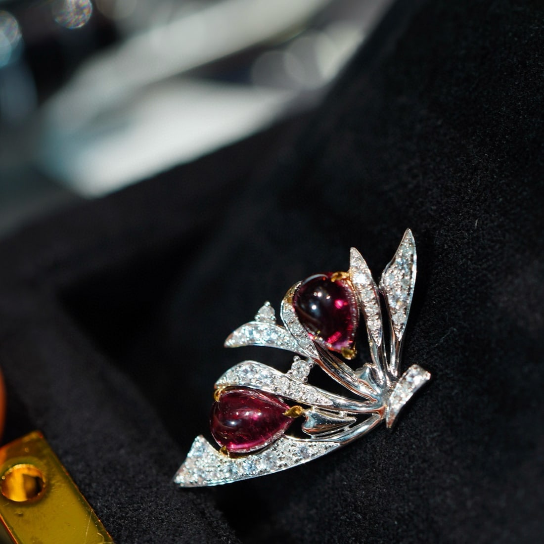 14k Gold 2 Ct Natural Ruby & Diamond Ring: Ref:230989235 // gold content:14k gold // ring size:7. 25us // // main gemstone:ruby // shape:pear // carat weight:2ct // color:red // treatment:natural // cut grade:g // // adjacent gemstone 2 :