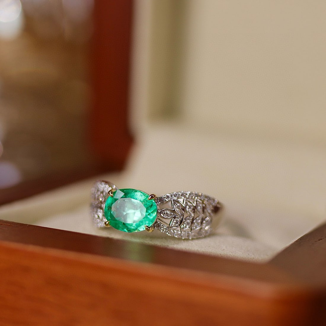 14k Gold 1.10 Ctw Natural Emerald & Diamond Ring - 2