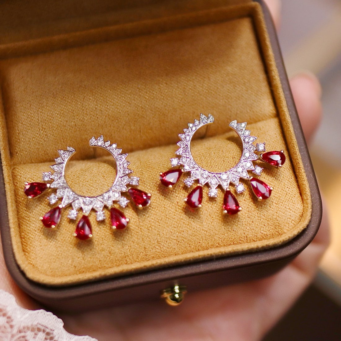 14k Gold 3.00 Ctw Natural Ruby & Diamond Earrings: Ref:230989258 // gold content:14k gold // main gemstone:ruby // shape:pear // carat weight:2. 43ct // color:red // treatment:natural // cut grade:g // // adjacent gemstone 2 : diamond // shape:round /