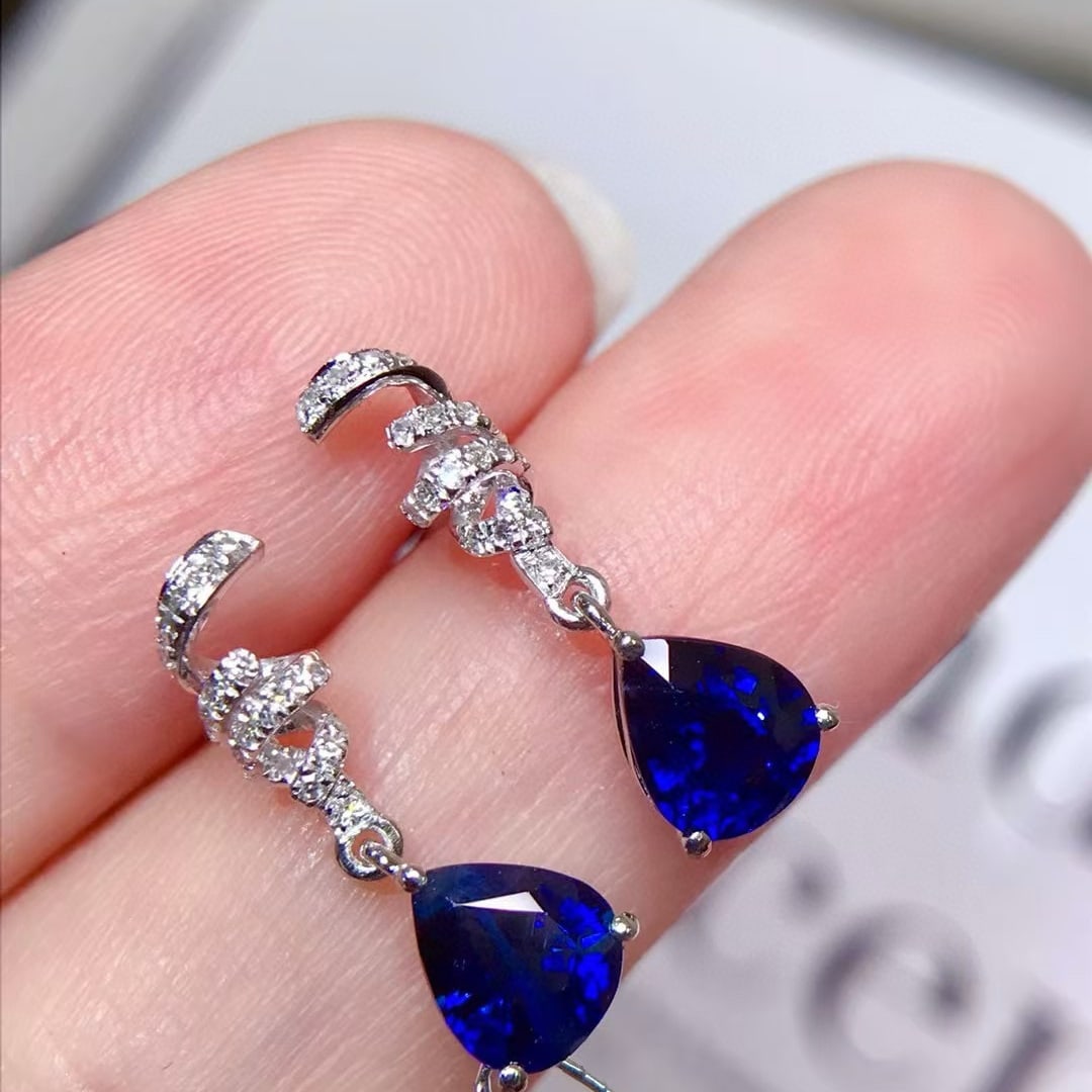 14k Gold 1.8 Ct Natural Sapphire & Diamond Earrings: Ref:230989259 // gold content:14k gold // main gemstone:sapphire // shape:pear // carat weight:1. 8ct // color:blue // treatment:natural // cut grade:g // // adjacent gemstone 2 : diamond // number