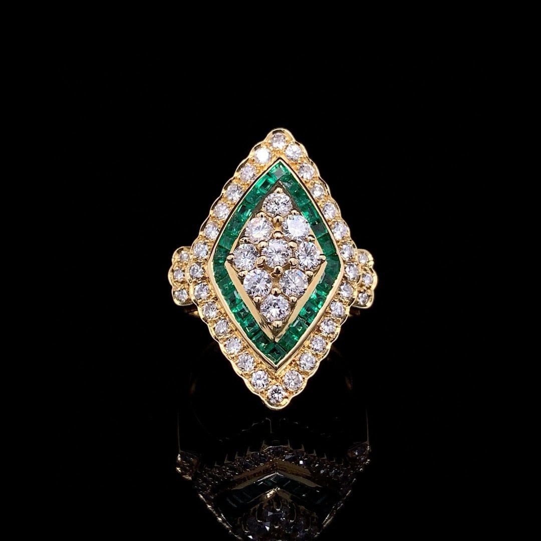 14k Gold 2.17 Ctw Natural Emerald & Diamond Ring: Ref:230990010 // gold content:14k gold // ring size:7. 25us // // main gemstone:emerald // shape:square // carat weight:0. 72ct // color:green // treatment:natural // // adjacent gemstone 2 : diamond