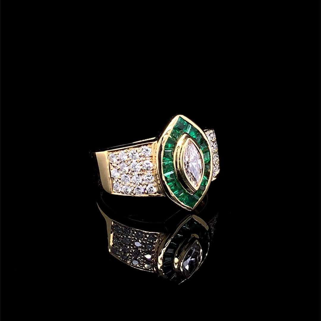 14k Gold 0.93 Ctw Natural Emerald & Diamond Ring - 3