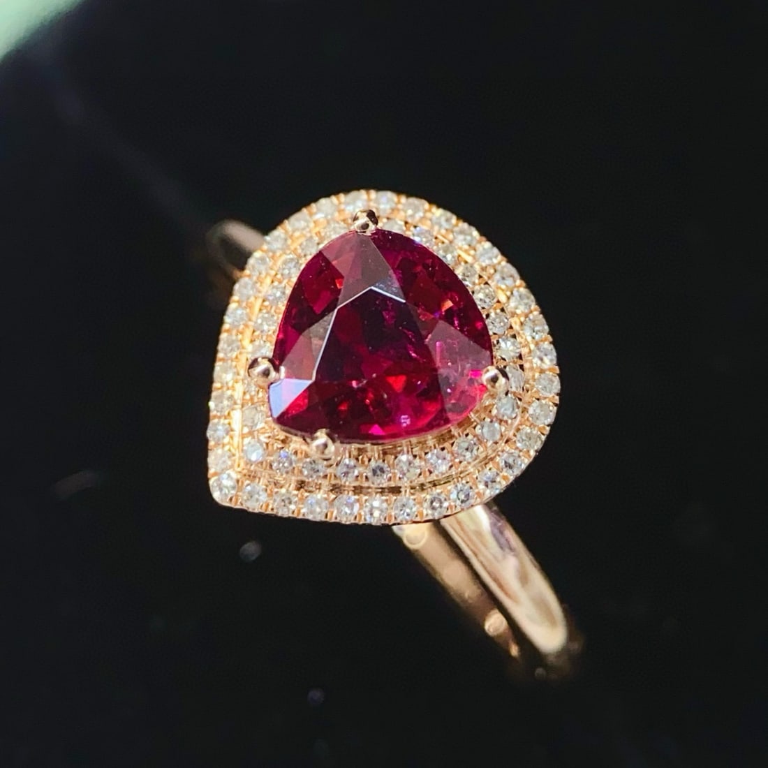 14k Gold 2.13 Ctw Natural Tourmaline & Diamond Ring: Ref:230990025 // gold content:14k gold // ring size:7. 25us // // main gemstone:tourmaline // shape:pear // carat weight:1. 15ct // color:red // treatment:natural // // adjacent gemstone 2 : diamond /