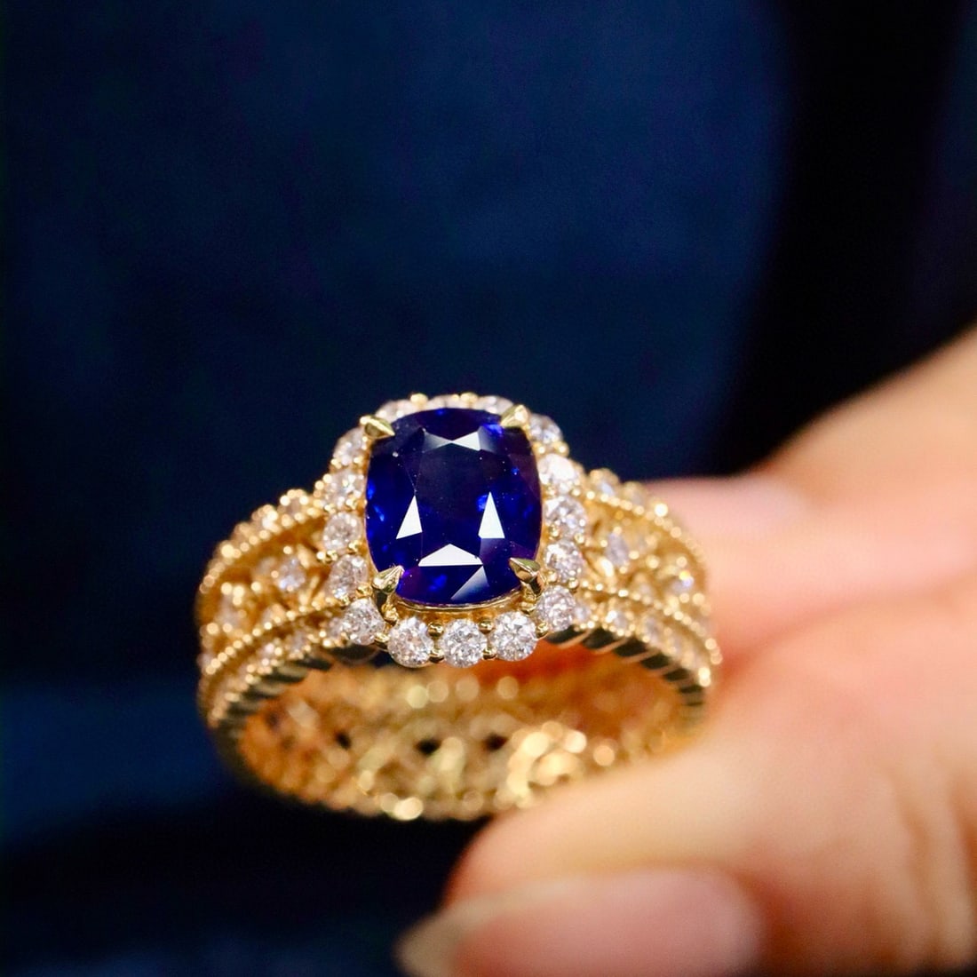 14k Gold 2.65 Ctw Vivid Blue Natural Sapphire & Diamond Ring: Ref:230990030 // gold content:14k gold // ring size:7. 25us // // main gemstone:sapphire // shape:cushion // carat weight:2. 1ct // color:vivid blue // treatment:natural // // adjacent gemstone 2 :