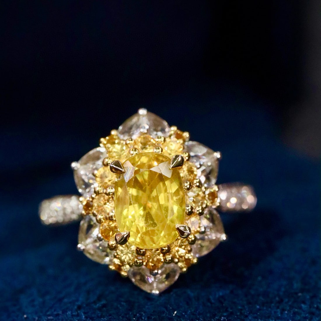 14k Gold 1.13 Ctw Natural Sapphire & Diamond Ring: Ref:230990034 // gold content:14k gold // ring size:7. 25us // // main gemstone:sapphire // shape:oval // carat weight:1. 05ct // color:yellow // treatment:natural // // adjacent gemstone 2 : diamond