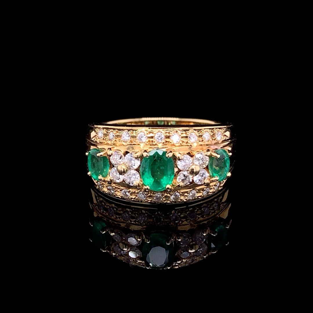 14k Gold 0.78 Ctw Vivid Green Natural Emerald & Diamond Ring: Ref:230990044 // gold content:14k gold // ring size:7. 25us // // main gemstone:emerald // shape:oval // carat weight:0. 35ct // color:vivid green // treatment:natural // // adjacent gemstone 2 :