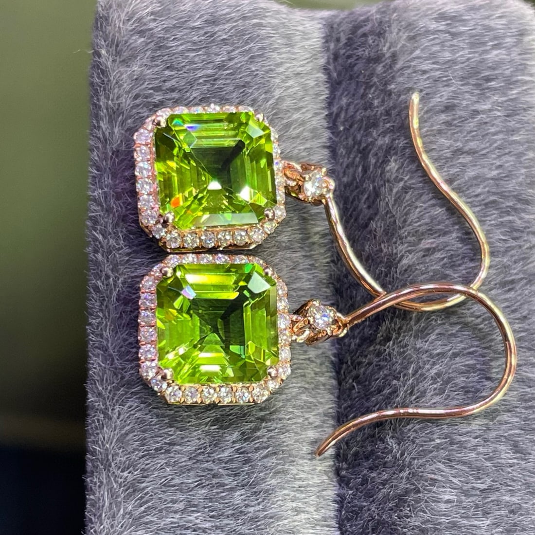 14k Gold 5.3 Ct Natural Peridot & Diamond Earrings - 4