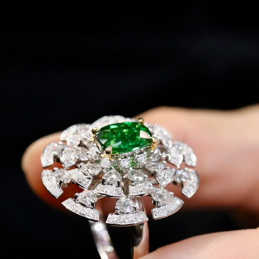 14k Gold 2.12 Ctw Vivid Green Natural Tsavorite & Diamond Ring - 4
