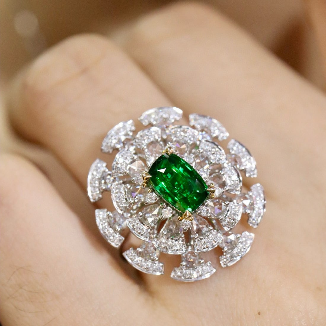 14k Gold 2.12 Ctw Vivid Green Natural Tsavorite & Diamond Ring - 6