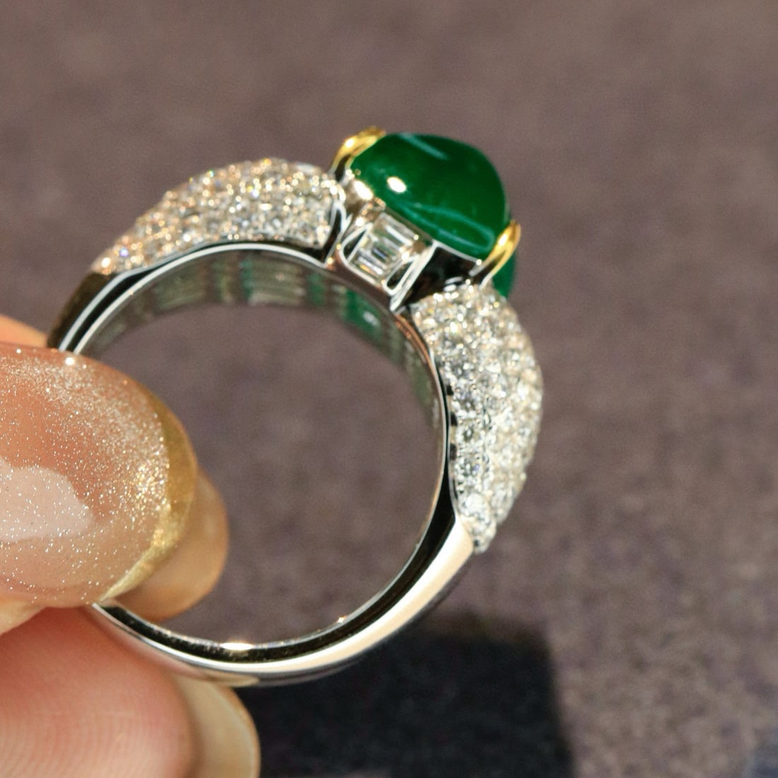 14k Gold 5.78 Ctw Vivid Green Natural Emerald & Diamond Ring - 2