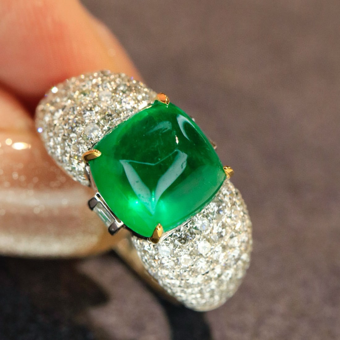 14k Gold 5.78 Ctw Vivid Green Natural Emerald & Diamond Ring - 7