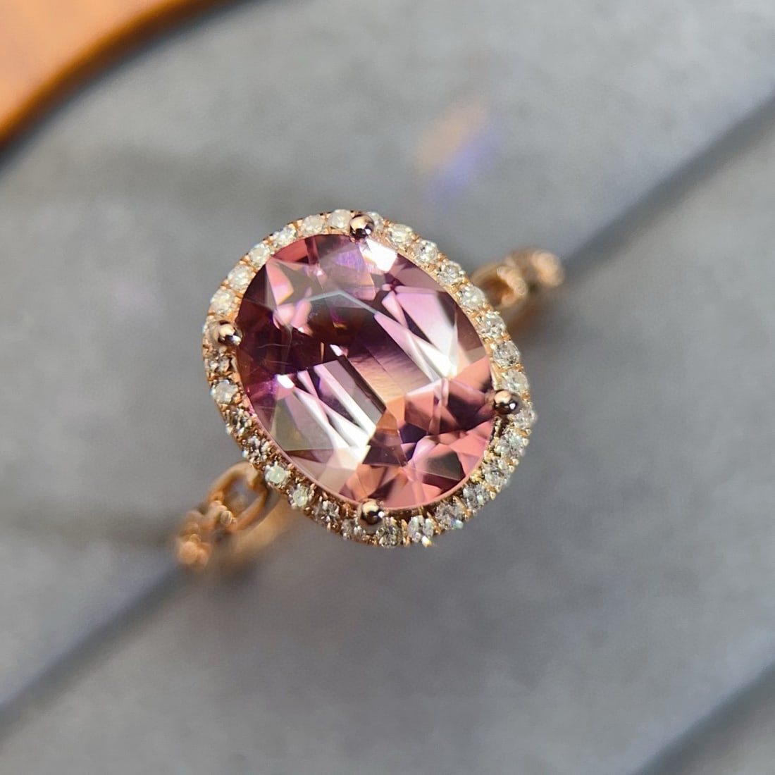 14k Gold 2.85 Ct Natural Tourmaline & Diamond Ring: Ref:230990107 // gold content:14k gold // ring size:7. 25us // // main gemstone:tourmaline // shape:oval // carat weight:2. 85ct // color:pink // treatment:natural // // adjacent gemstone 2 : diamond 