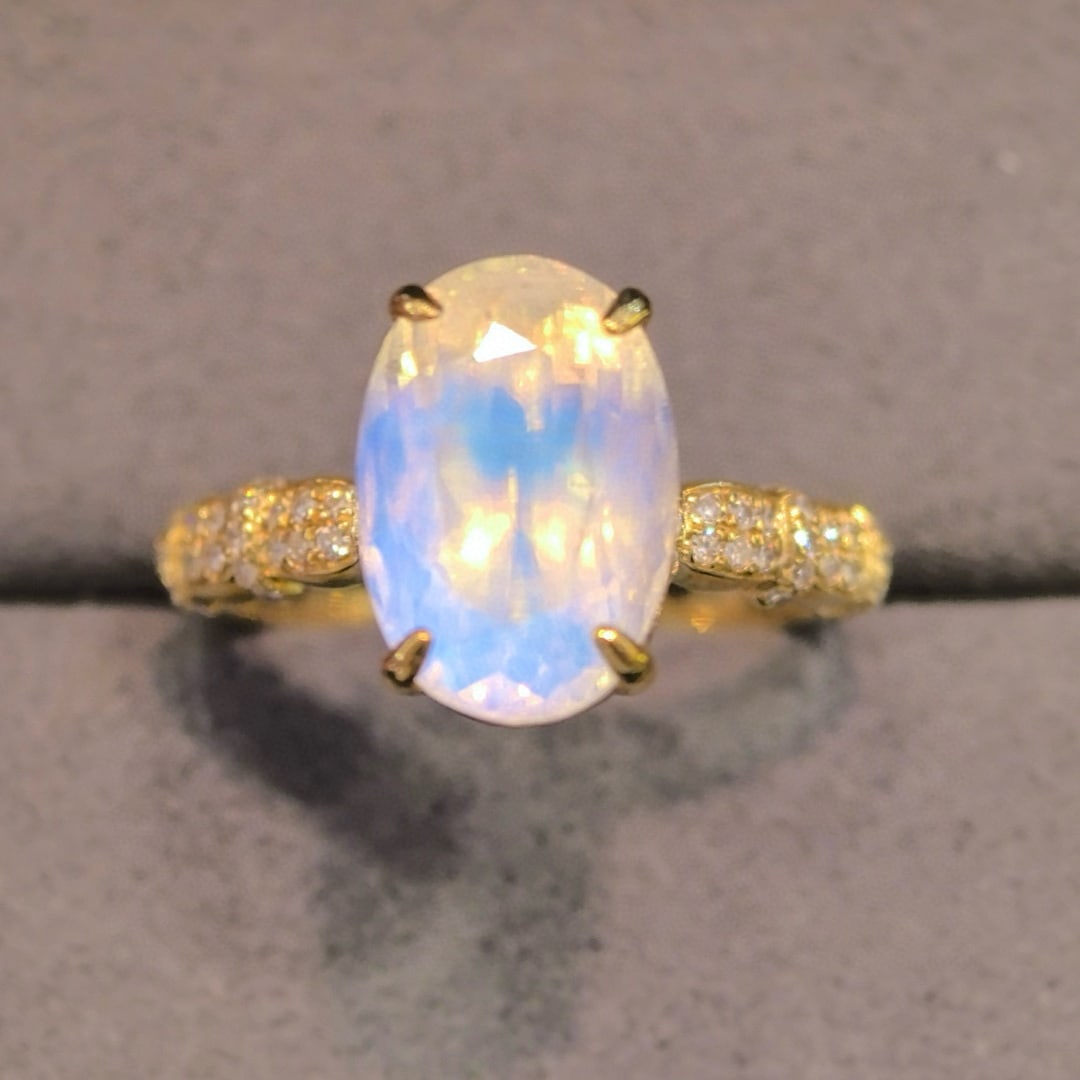 14k Gold 4.91 Ctw Natural Moonstone & Diamond Ring - 4